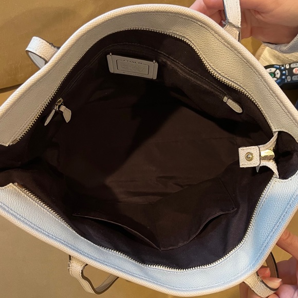 Authentic Coach Zip Top Tote - Picture 5 of 6